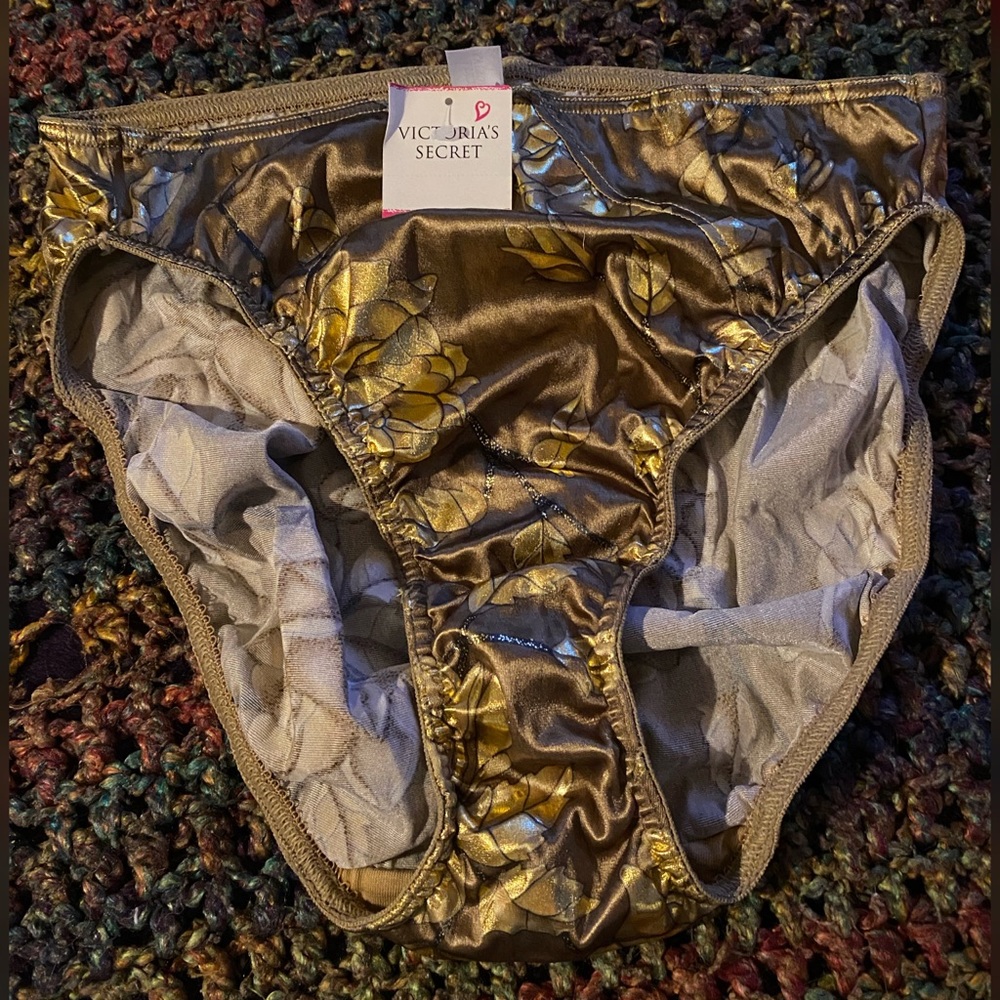SOLD‼️ Vintage Victoria’s Secret Second Skin Satin Hi Leg Panties